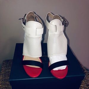 High heel sandals!Very good condition.